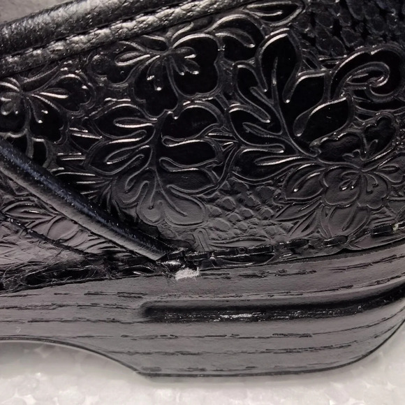 Dansko Clogs Leather Womens shoe Flower Pattern Black size 37 (6.5-7) - Picture 3 of 10
